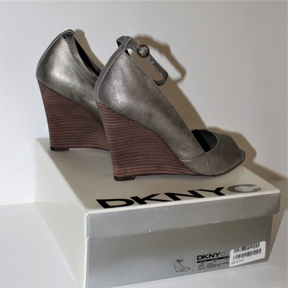 DKNYC Gold Metallic Leather Wedge Heel - Picture 2 of 6